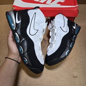 Nike Black and White Sneakers